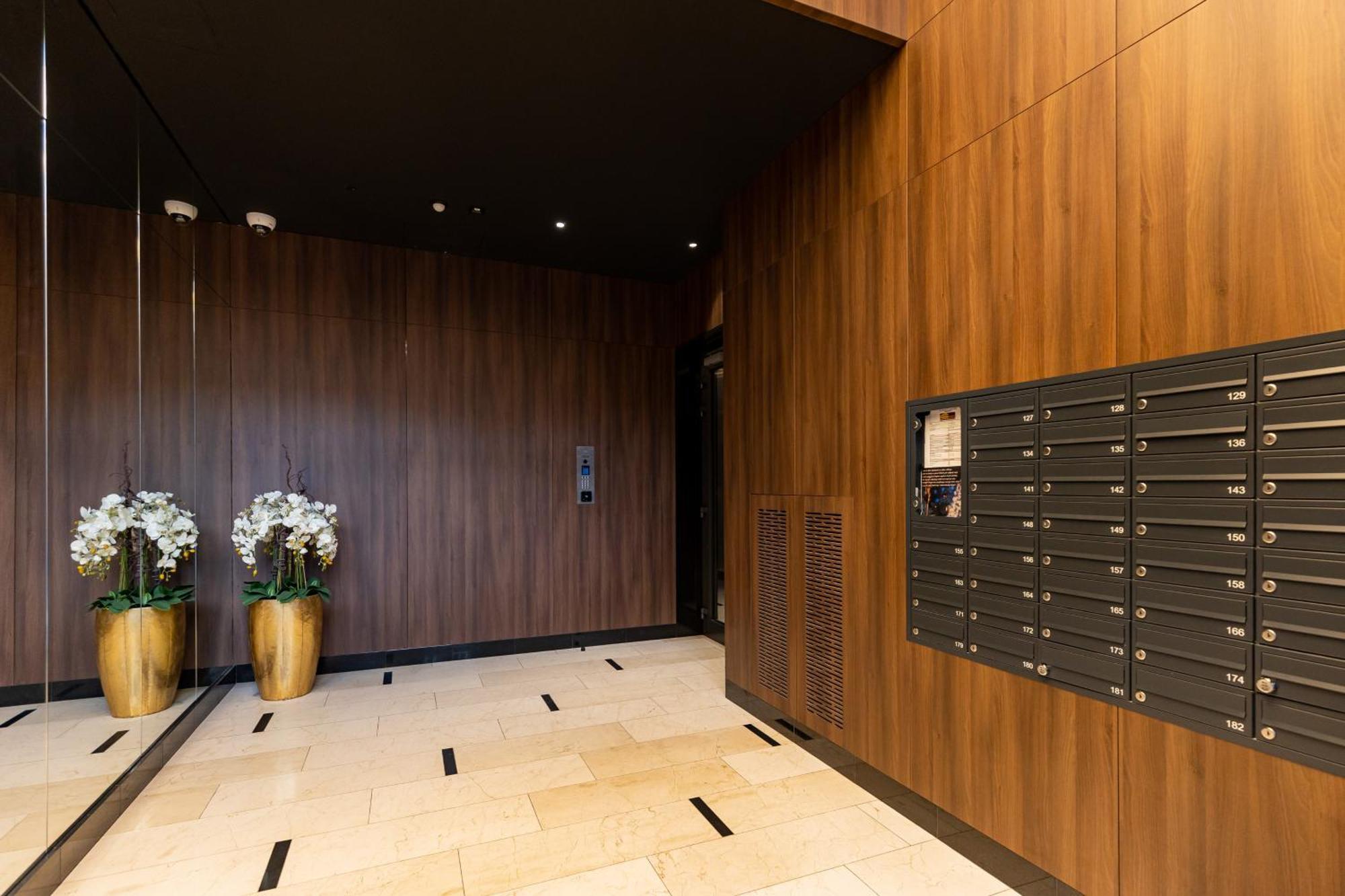 Mennica Lux Centre By Renters Prestige Apartament