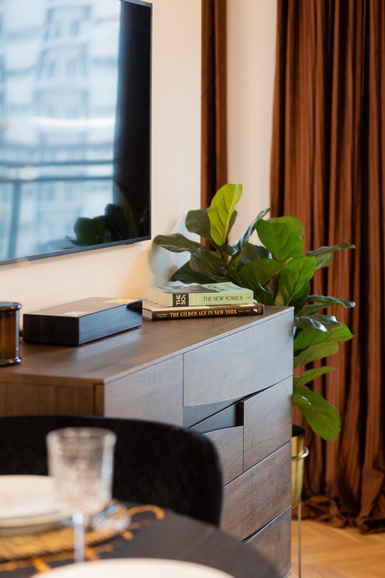 Mennica Lux Centre By Renters Prestige * Warszawa