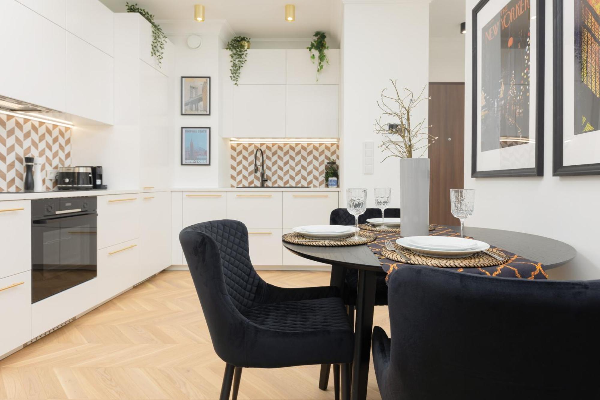 Mennica Lux Centre By Renters Prestige